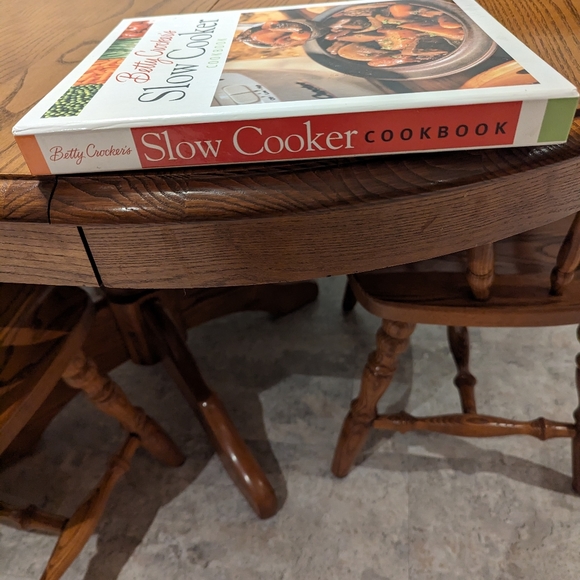 3/$30.  Betty Crocker slow cooker Cook book - Picture 3 of 3